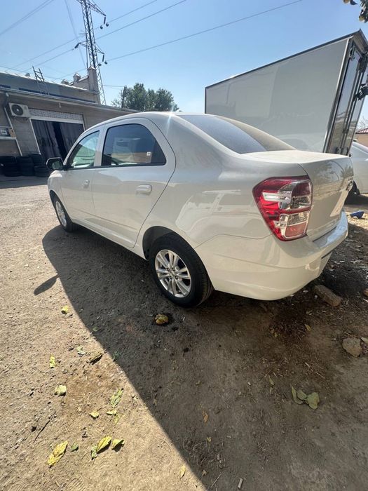 Chevrolet Cobalt 2026 — 4