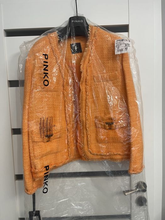 Ново сако Pinko букле