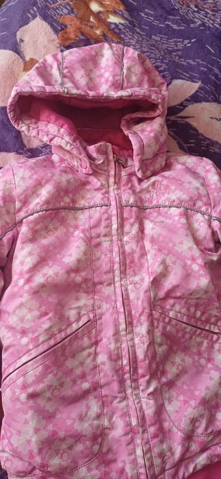 Демисезонный костюм на девочку