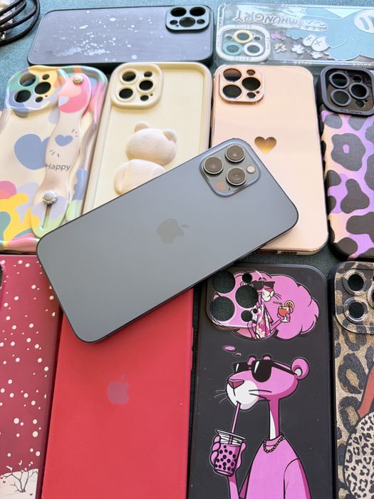 IPhone pro max - с 3 протектора + 10 калъфа