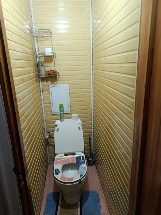Срочно продаю 2 ком под нежилой офис