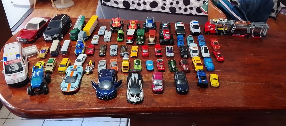 Lot mașinuțe metalice