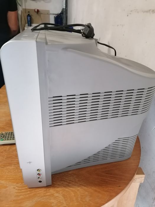 Запазен телевизор NEO 14 инча с DVD