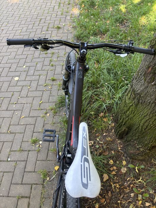 Vând bicicletă full suspension qube