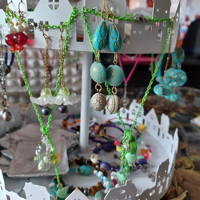 Lot bijuterii handmade 100 buc