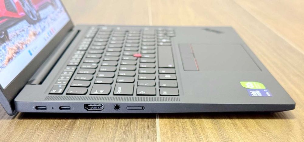 НОВ / Lenovo ThinkPad T14s Gen 6 / Core Ultra 7 258V / 32GB DDR5 / 512GB SSD / 14″ FHD+/Гаранция-12м