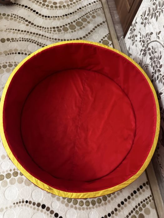 Детский бассейн с шариками (сухой бассейн)