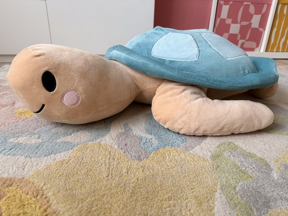 голяма плюшена сладка костенурка