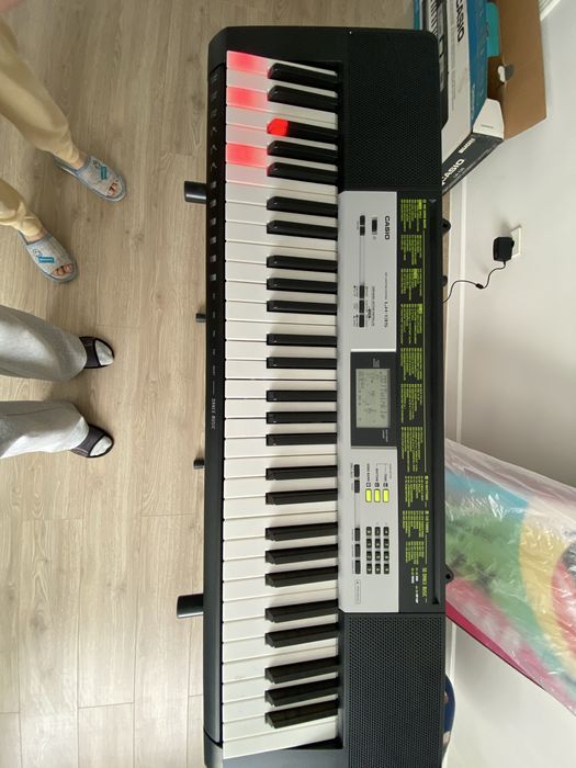 Синтезатор Casio оригинальный