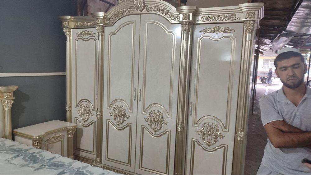 Spalniy garnitur penal kamot bor