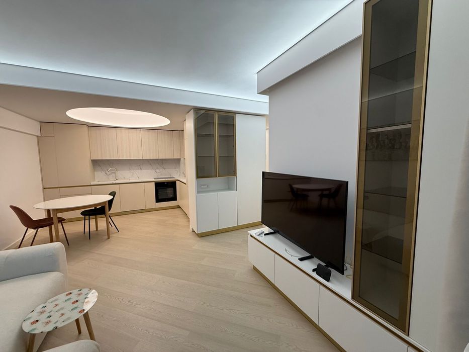 3 camere Cortina North • Prima închiriere • Mobilat complet • Parcare