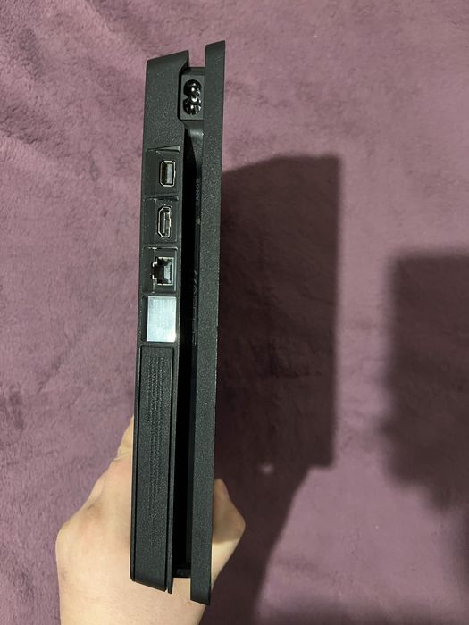 Vand playstation PS4 slim