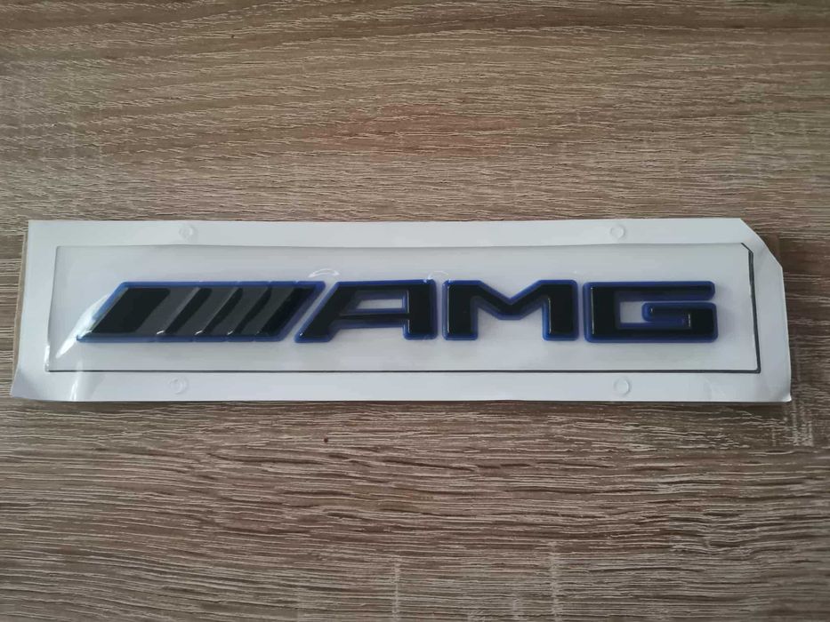 Mercedes Benz AMG черна емблема със син кант