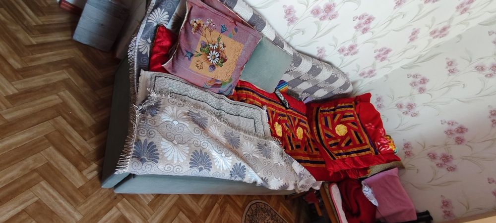Диван б/у продас