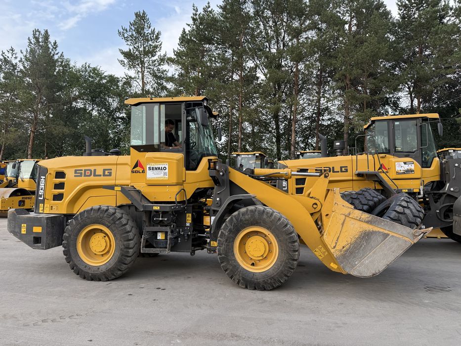 Уборка снега. Очистка территории. Сдам в аренду погрузчик 2,5 м3