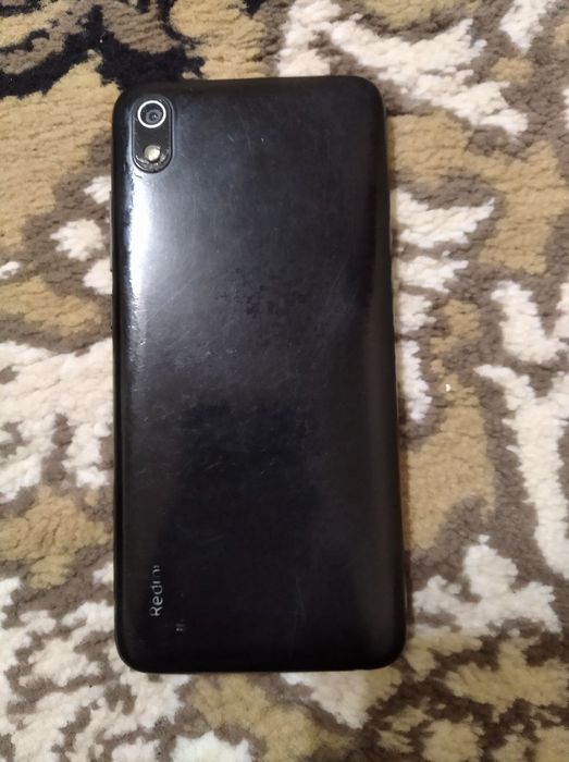 Redmi 7 a sotiladi, narxi 400 000  so'm
