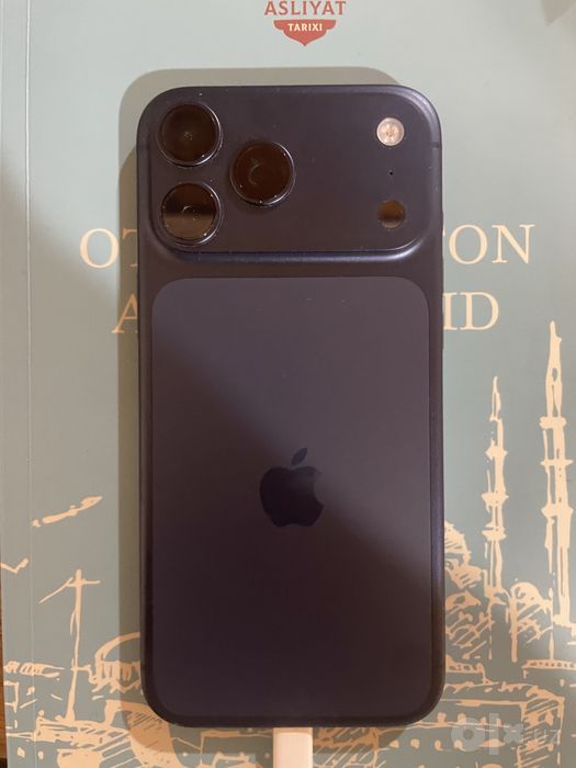 Iphone 17 pro max blue