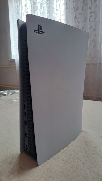 Срочно продаю PS5, с дисководом