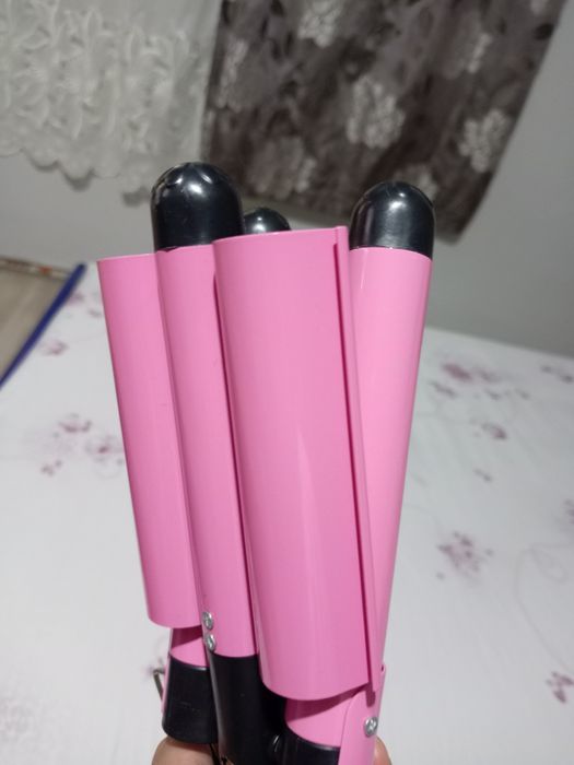 Vând placa pentru bucle e noua