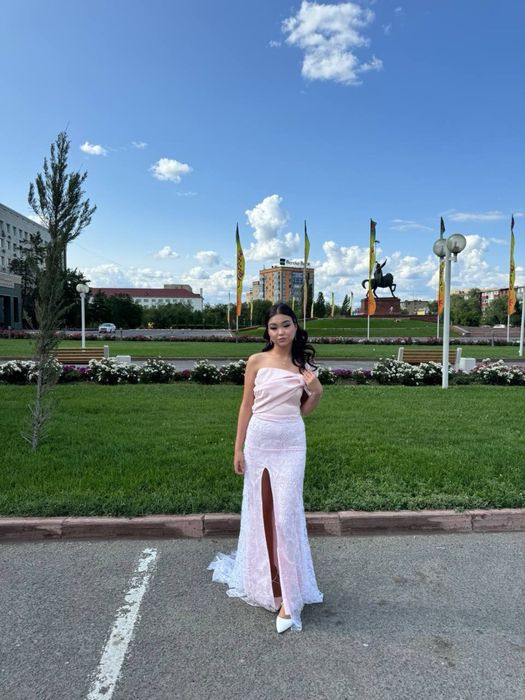 Вчернее платье для выпускного вечера