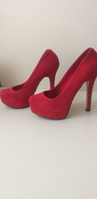 Продам туфли BERSHKA