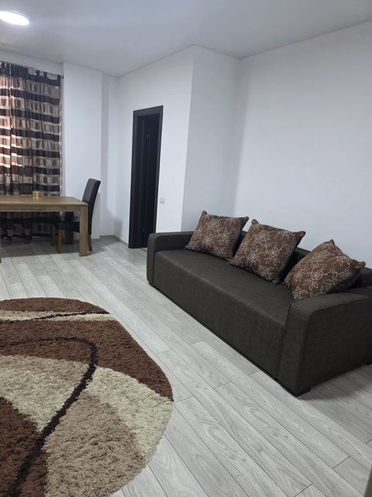 Proprietar, închiriez garsoniera în Militari Residence