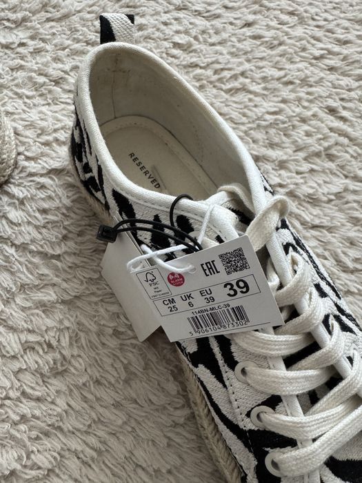 Дамски мокасини.