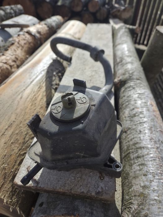 Dezmembrez golf 4 benzina