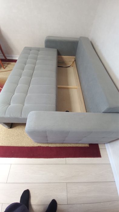 Продам диван  б у