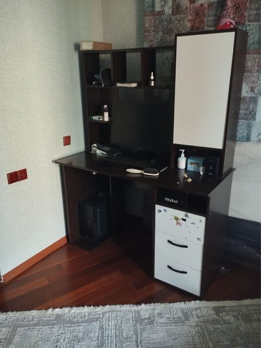 Продается шкаф, комод, раковина,  стол