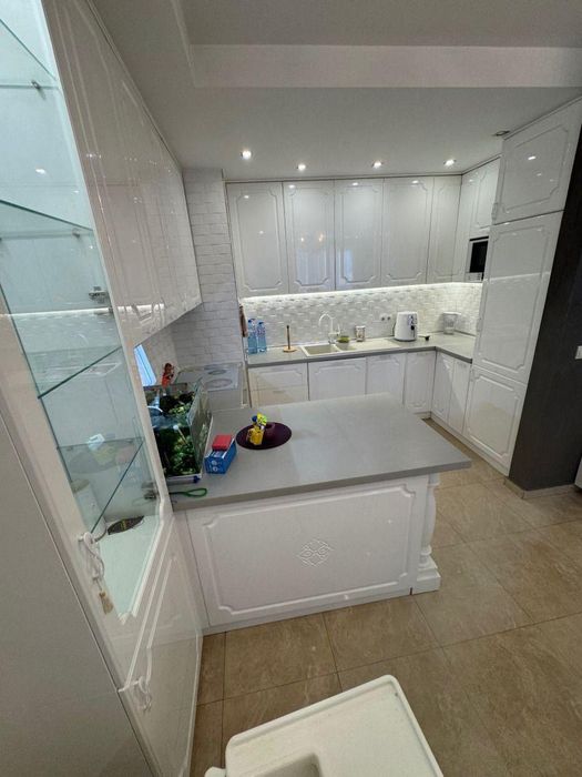 Тристаен апартамент в ж.к. Студентски град.