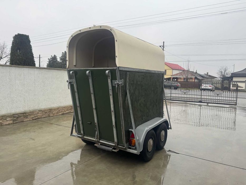Remorca transport cai!