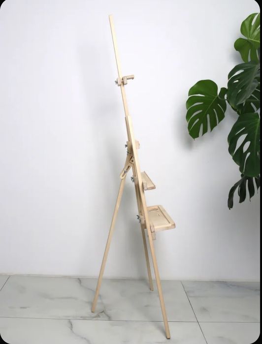 Продам новый мольберт с полкой