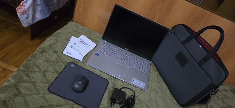 Продам ноутбук новый марки Asus