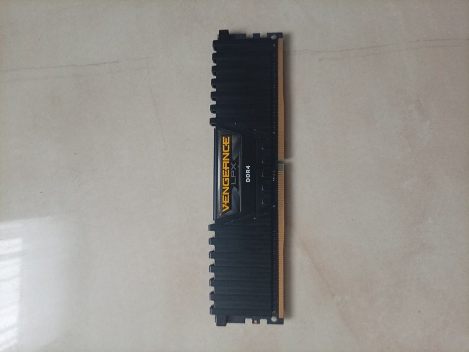Corsair vengeance lpx 16gb ddr4   3200mhz