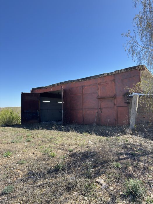 Продам гараж 74 кв. м