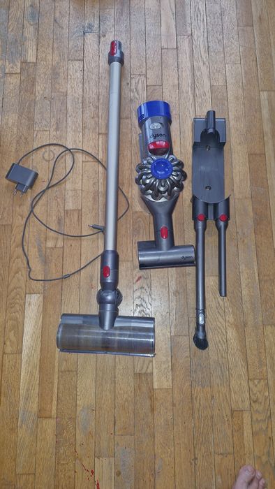 Прахосмукачка Дайсън