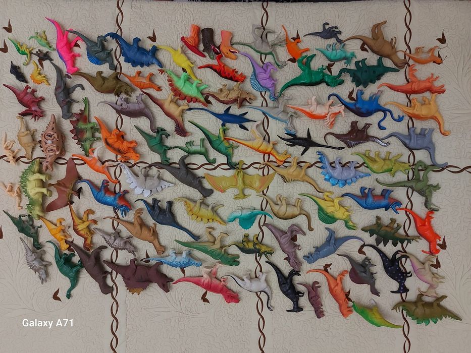 Динозавры драконы игрушки