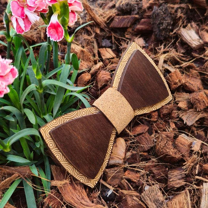 Папийонки от дърво с кожен детайл