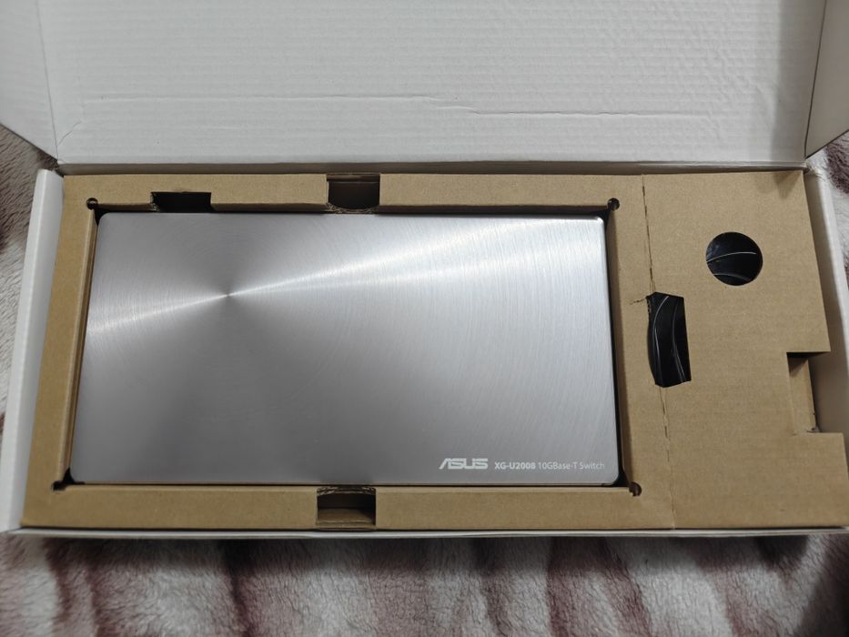 Switch ASUS XG-U2008