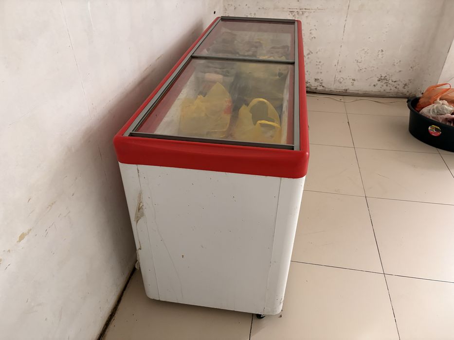 Продам витринный морозильный ларь
