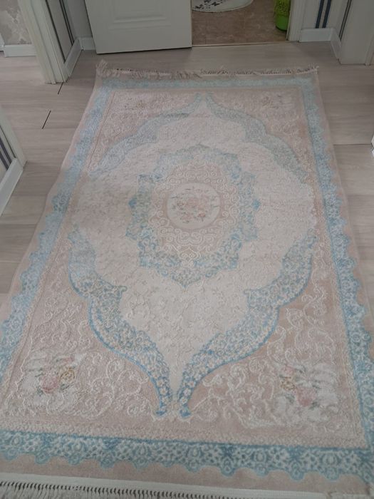 Продам ковер чистый