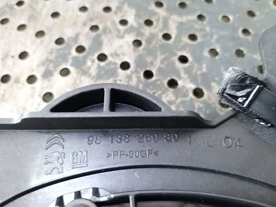 Boxa audio stanga fata citroen c5 aircross 9813826980