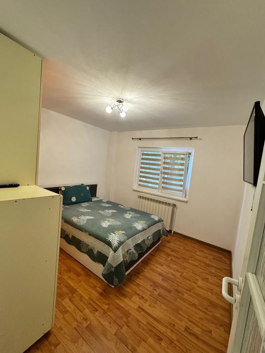Apartament de vanzare zona Buzaului, spatele scolii nr. 2, doua camere, decomandat