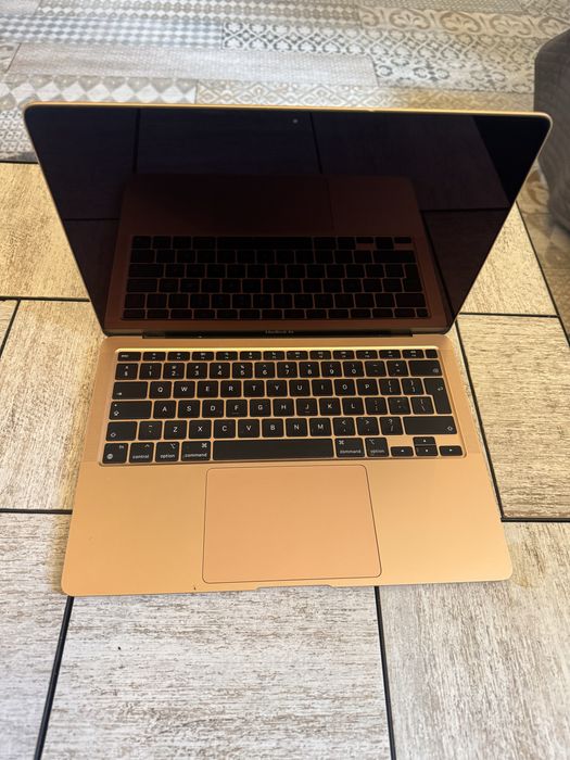 MacBook Air 13” APPLE M1 256 GB, Gold