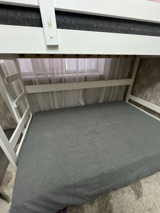 Двухярусная кравать