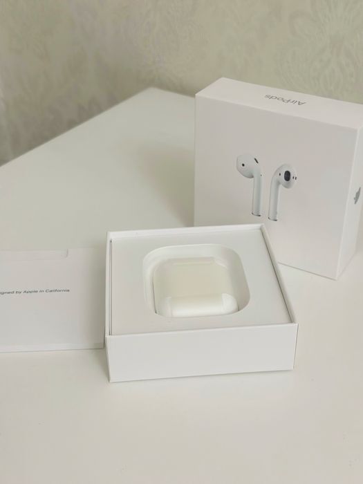 AirPods (2 поколение)