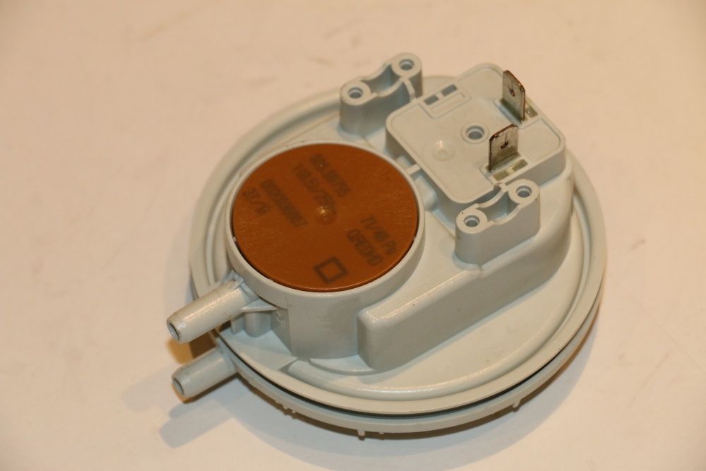 Presostat de aer 71 / 46 Pa centrala termica Saunier Duval Semia F24