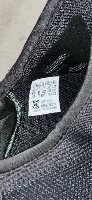 Yeezy 350 V2