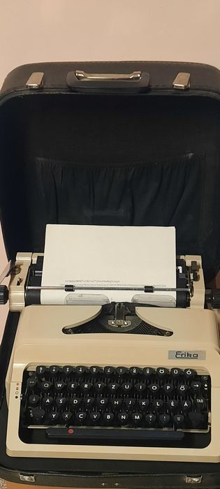 Mașină de scris Erika impecabilă